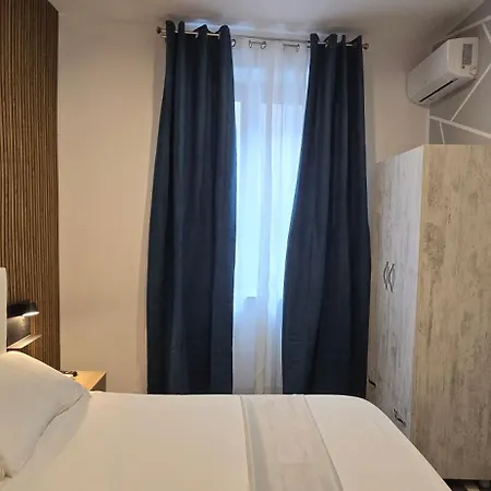 Napoli Central Stay Pensjonat Neapol